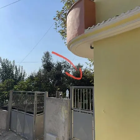 Bujtina Dhuli Tatil Evi