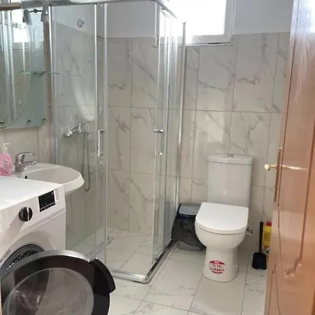 Bujtina Dhuli بيت للعطل *